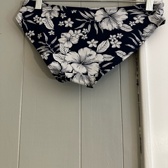 Dorina Aqua Bikini Brief Floral Print Women’s Size Medium NWT - Picture 5 of 5